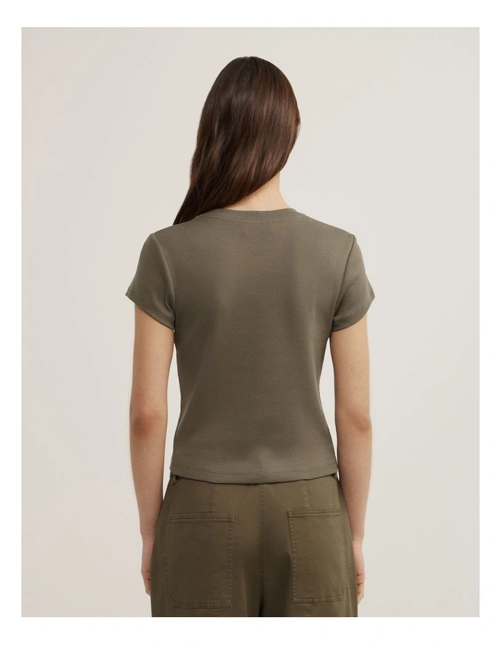 Short Sleeve Fitted T-shirt in Olive image 5