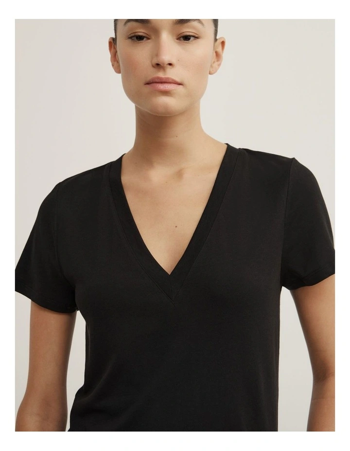 Jersey V-neck T-shirt in Black image 3