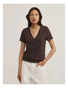 Jersey V-neck T-shirt in Espresso