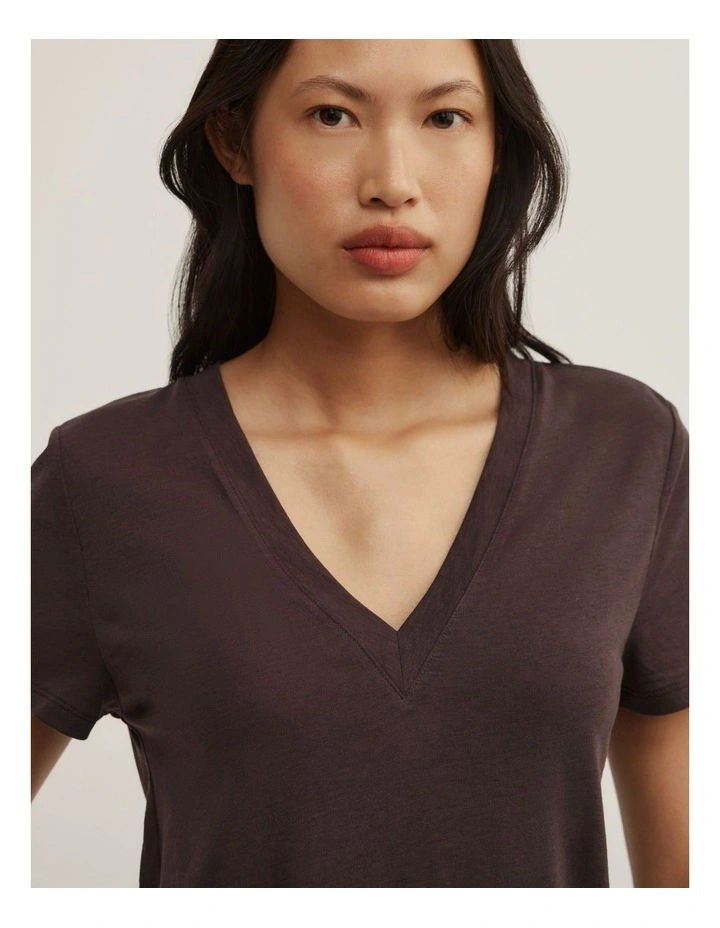 Jersey V-neck T-shirt in Espresso image 3