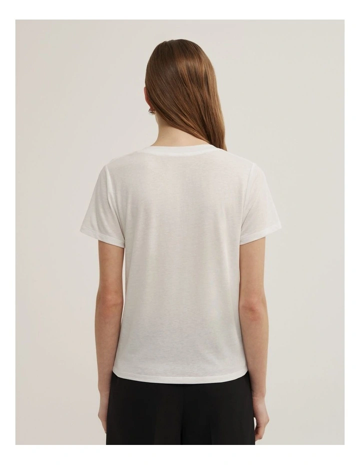 Jersey V-neck T-shirt in Fresh White image 4