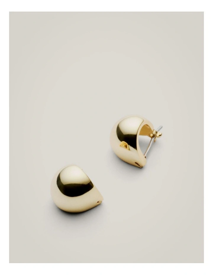 Aubrey Hoop Earrings in Gold image 4