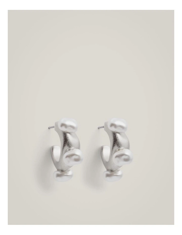 Regan Hoop Earrings in Satin Silver image 1