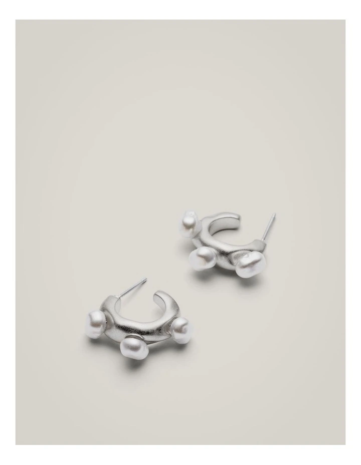 Regan Hoop Earrings in Satin Silver image 4