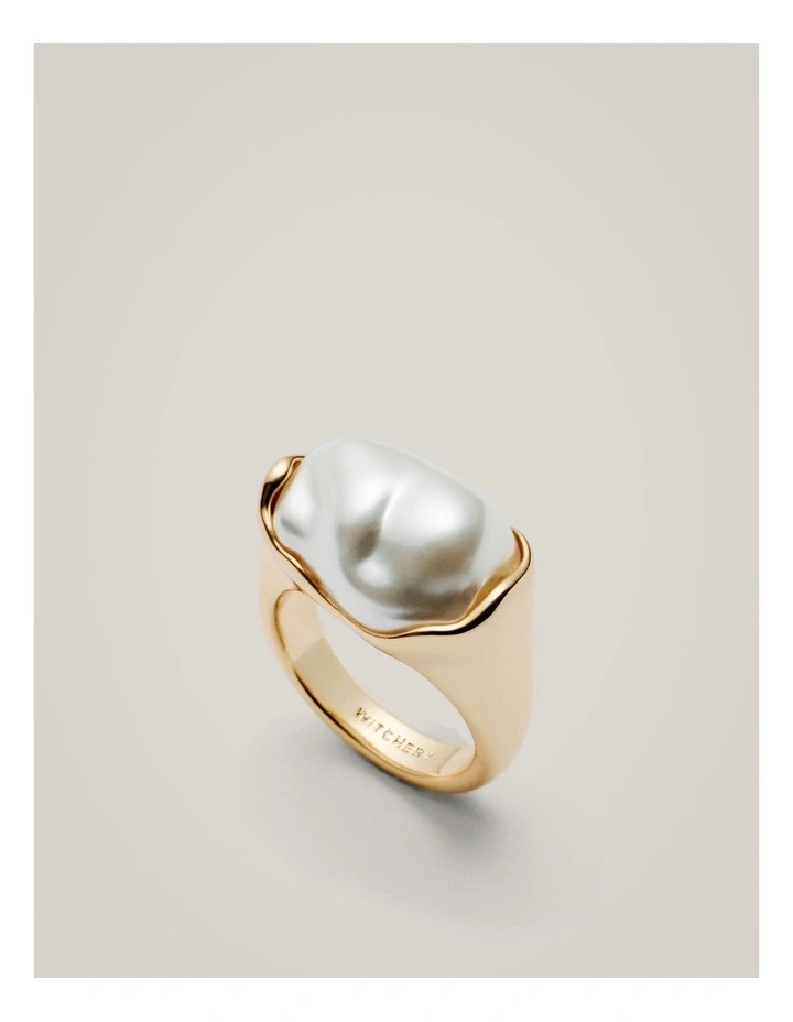 Sinead Ring in Gold image 1