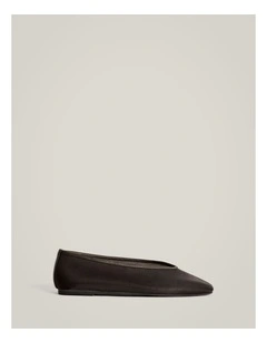 Petra Mesh Flats in Dark Olive