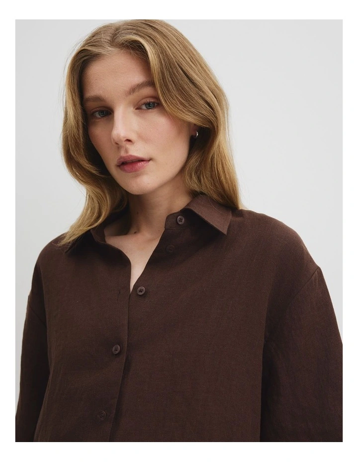 Organically Grown Linen Short Sleeve Shirt in Cocoa image 2
