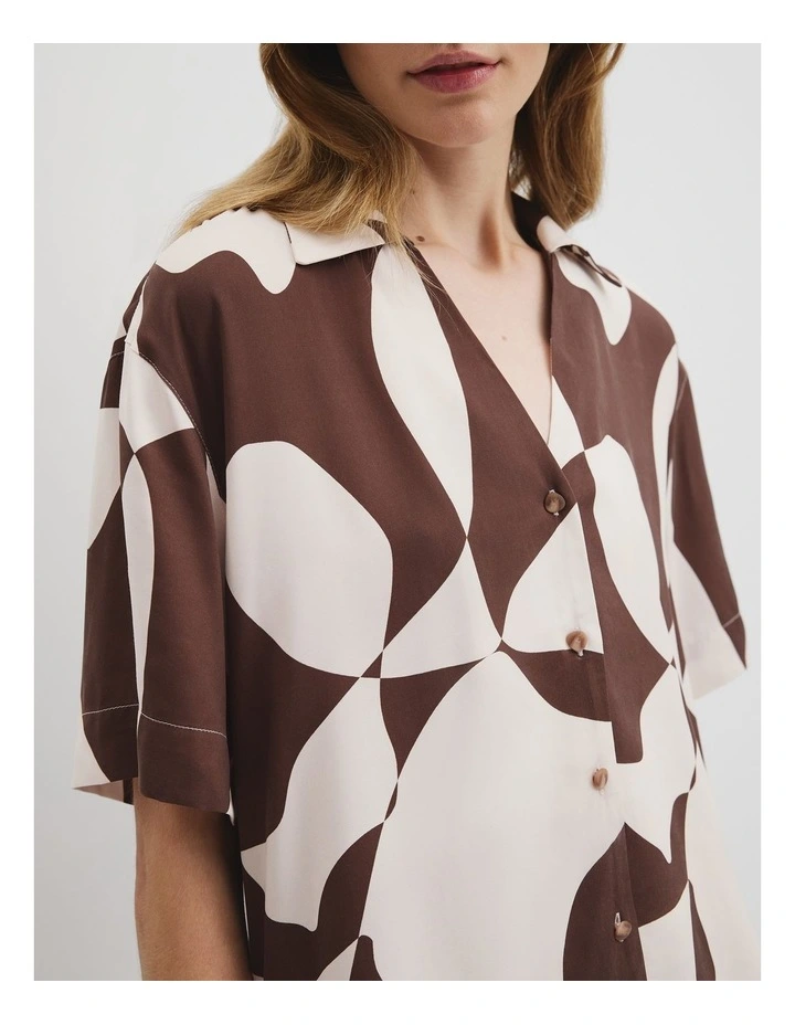 Print Short Sleeve Cupro Shirt in Cocoa Geo image 2