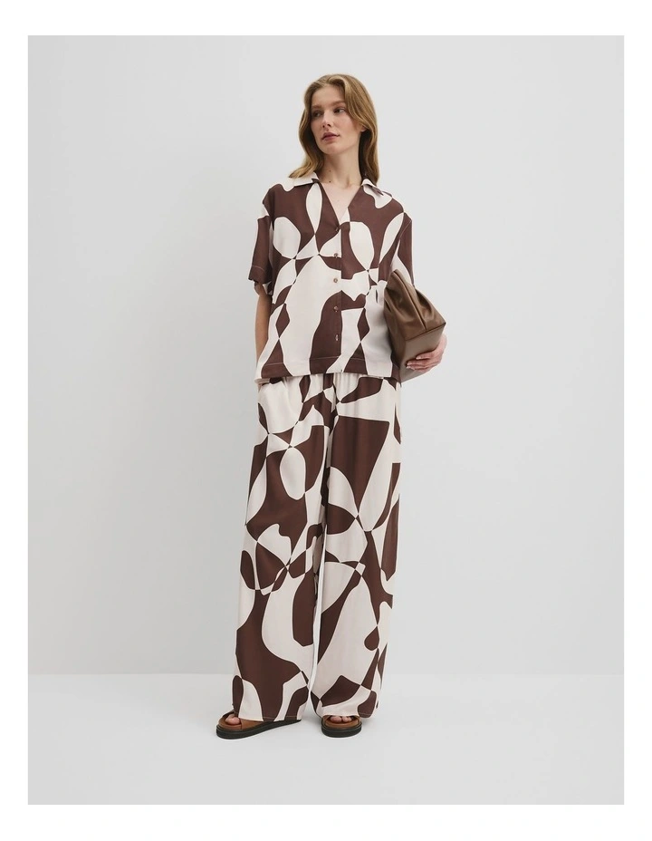 Print Short Sleeve Cupro Shirt in Cocoa Geo image 3