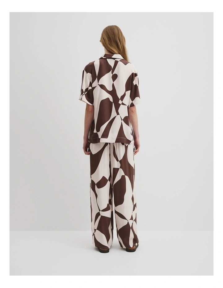 Print Short Sleeve Cupro Shirt in Cocoa Geo image 4