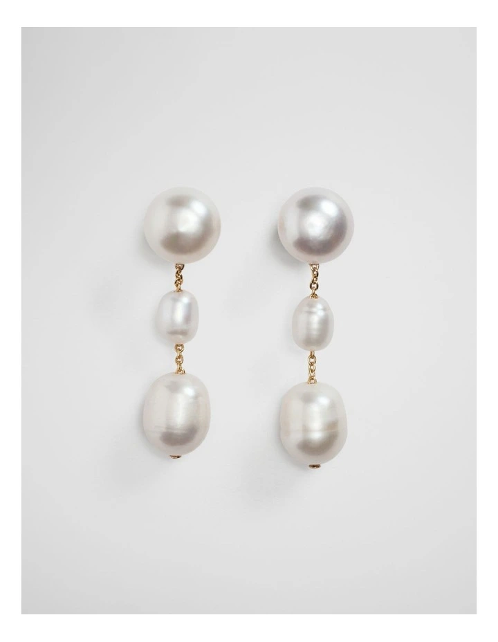 Mia Freshwater Pearl Earring in Gold image 1