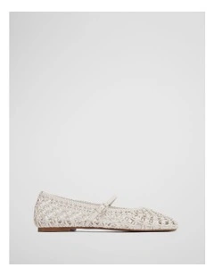 Nina Flat in Parchment