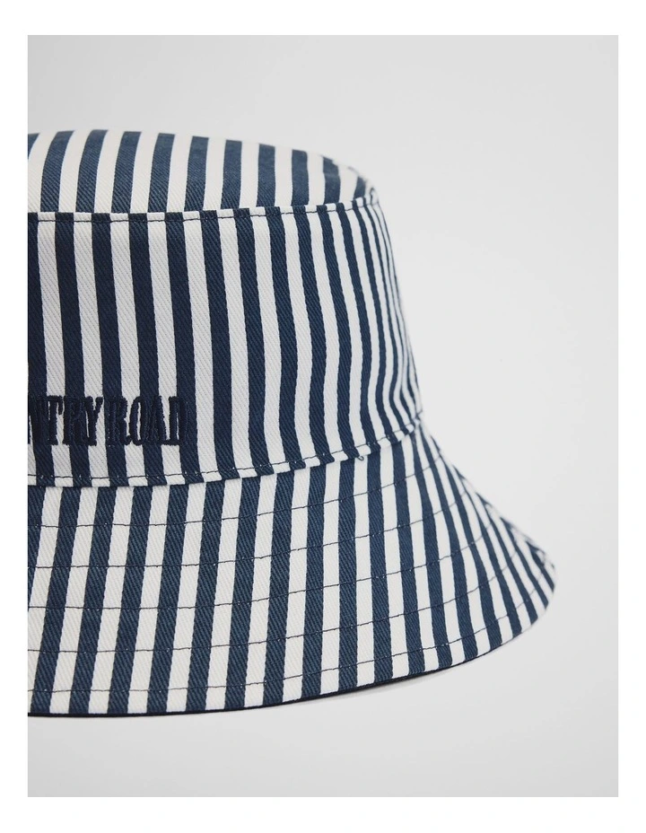 Cr Reverse Bucket Hat in Navy image 3