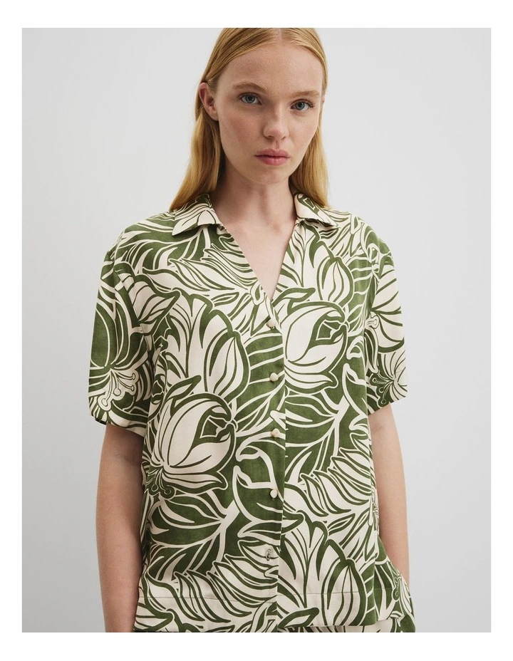 Print Short Sleeve Cupro Shirt in Etched Tropical image 3