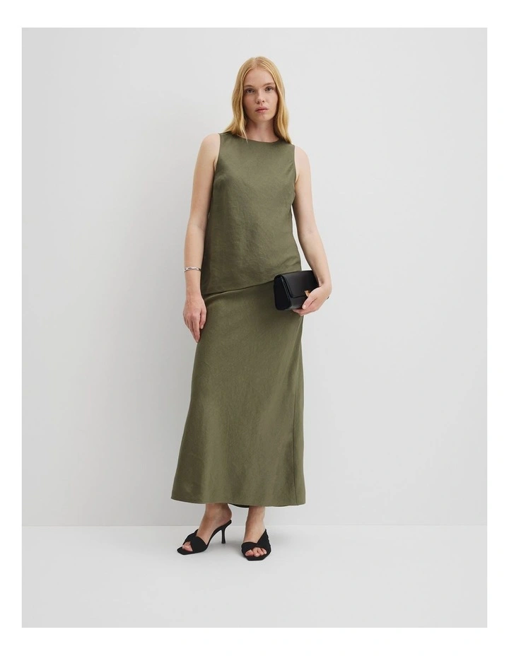 Asymmetric Tank in Caper image 4