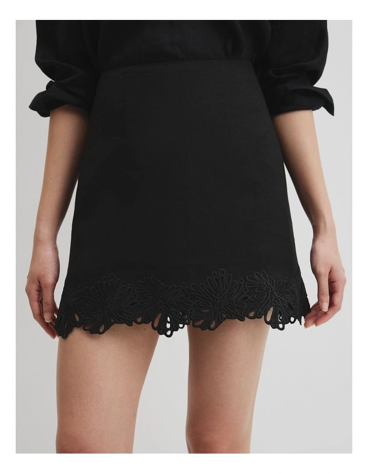 Linen Scalloped Skirt in Black image 4