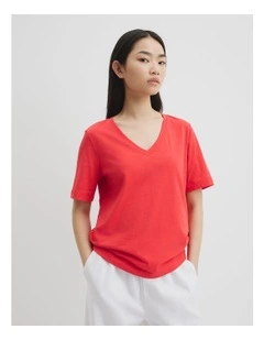 Australian Good Earth Cotton Short Sleeve V-Neck T-shirt in Vivid Red