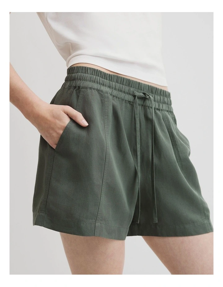 Panelled Short in Pine image 3