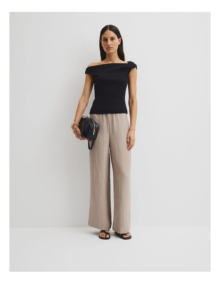 Twist Shoulder Top in Black image 3