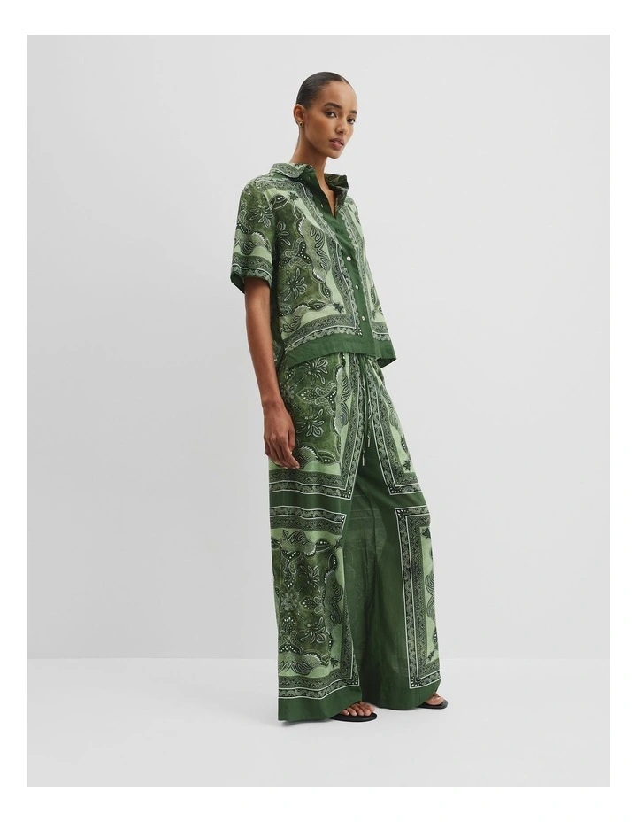 Organically Grown Cotton Short Sleeve Shirt in Fern Scarf Print image 3