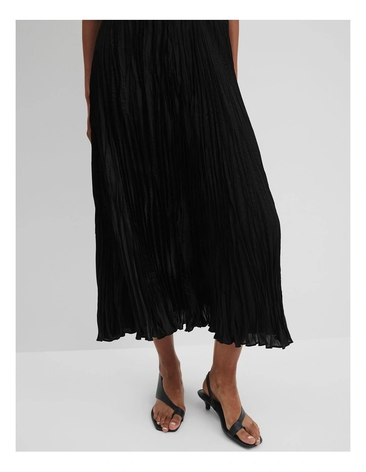 Crinkle Skirt in Black image 3