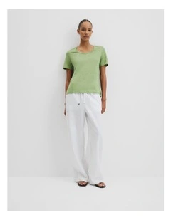Linen Scoop Neck T-shirt in Kiwi