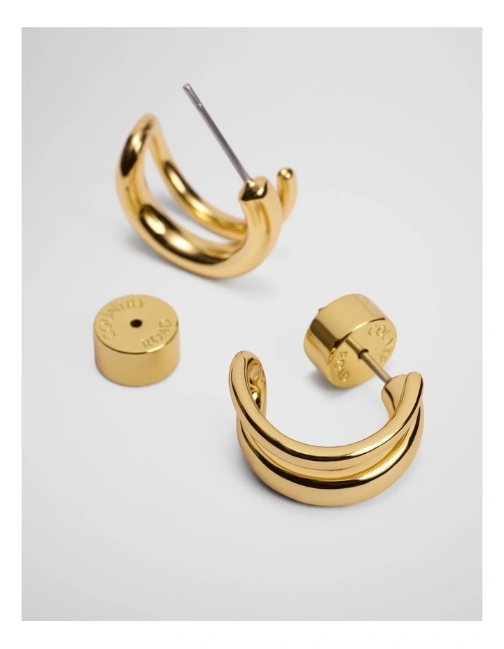 Cassia Hoop Earring in Gold image 3