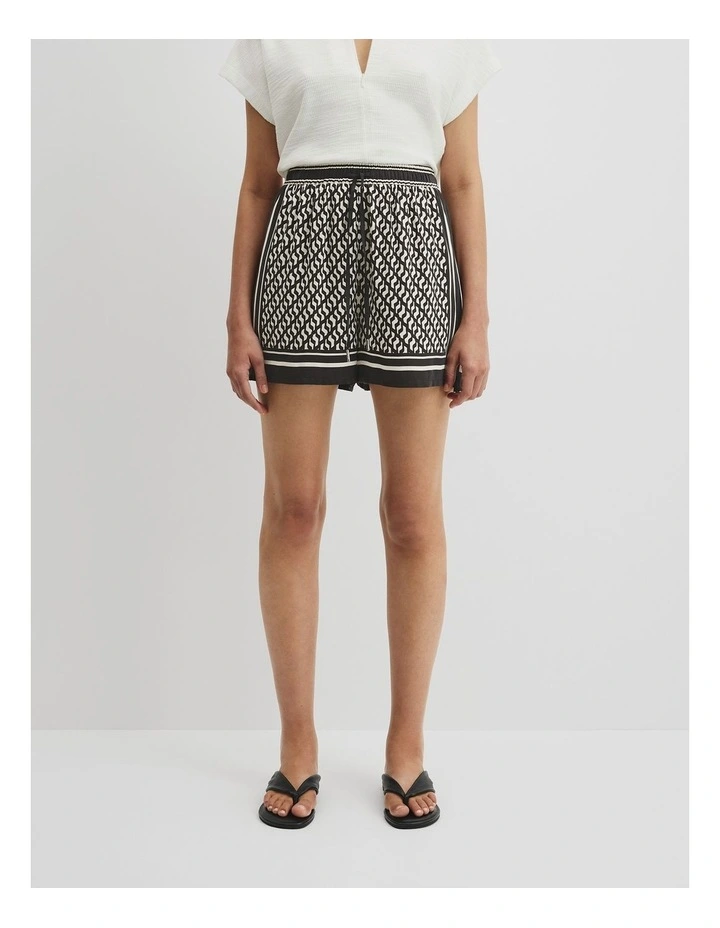 Print Cupro Short in Border Geo image 2