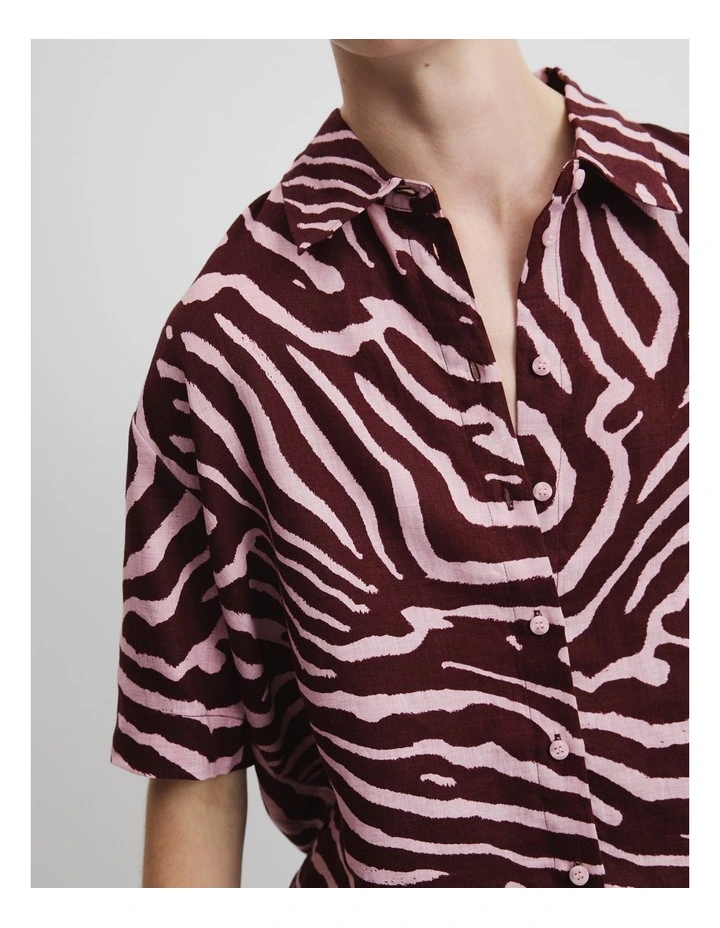 Organically Grown Print Short Sleeve Linen Shirt in Plum Zebra image 3