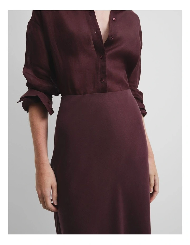 Fluid Bias Skirt in Plum image 3