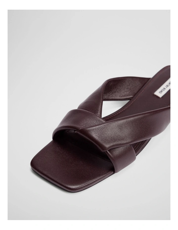 Jasmine Slide in Bordeaux image 4