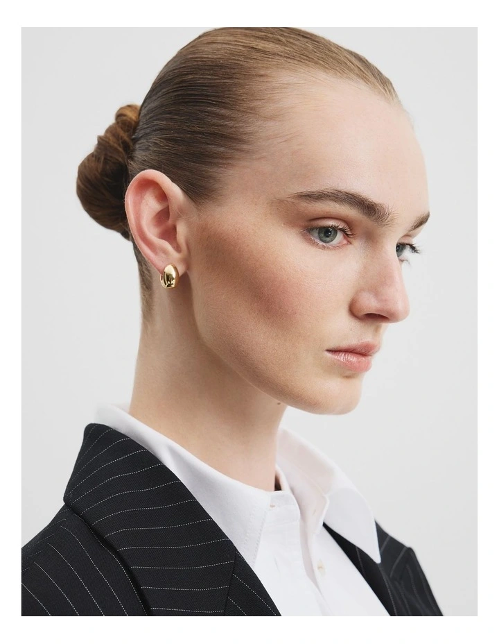 Imogen Reversible Huggie in Gold image 4