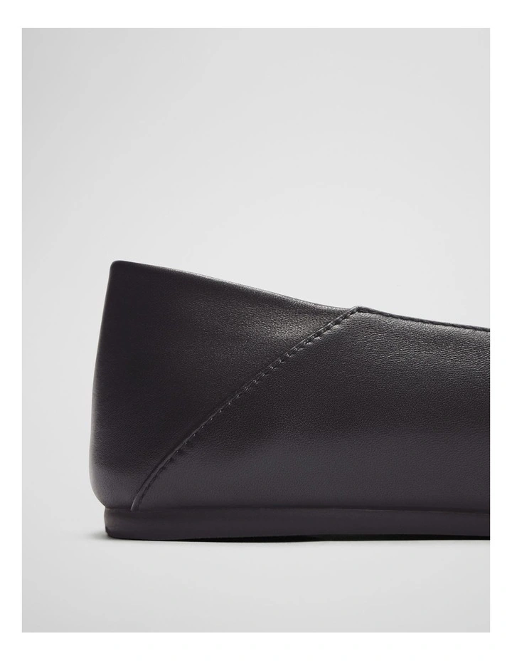 Elodie Loafer in Black image 4