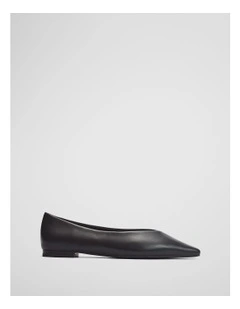 Norah Ballet in Black