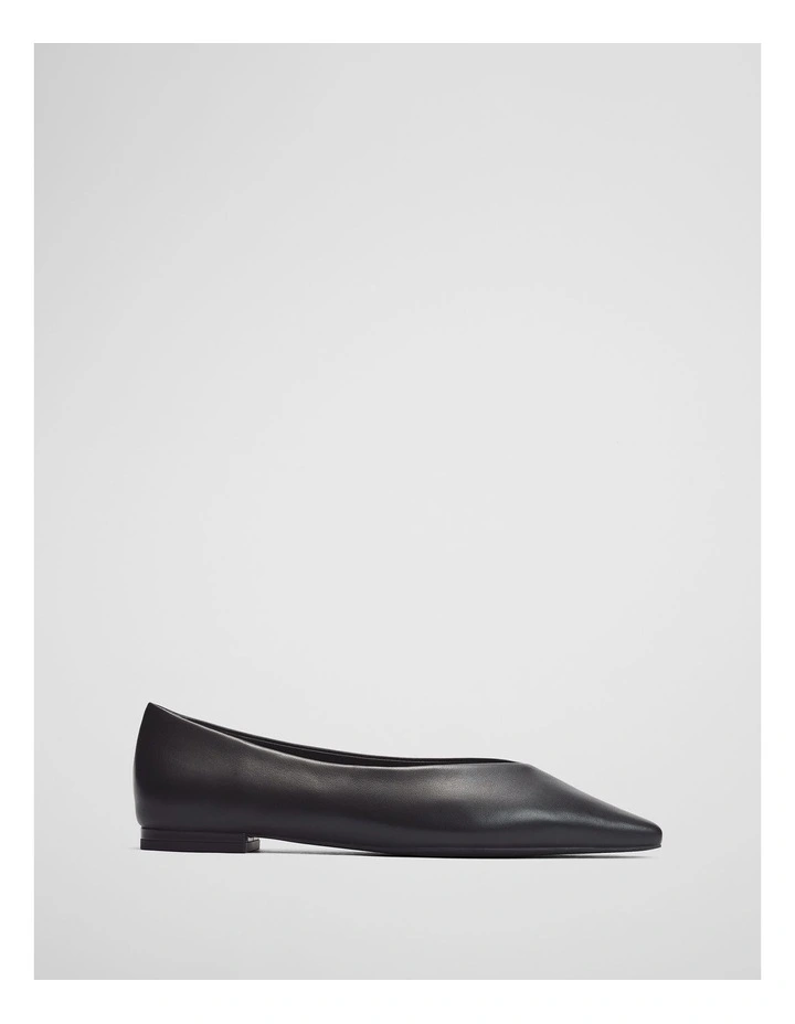 Norah Ballet in Black image 1