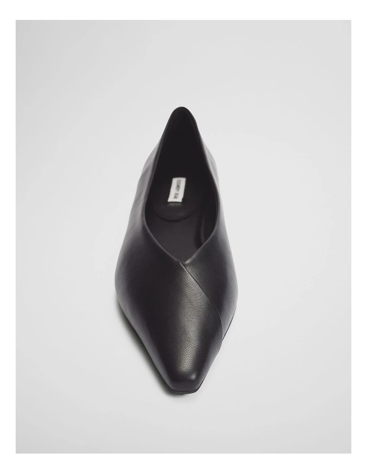 Norah Ballet in Black image 3