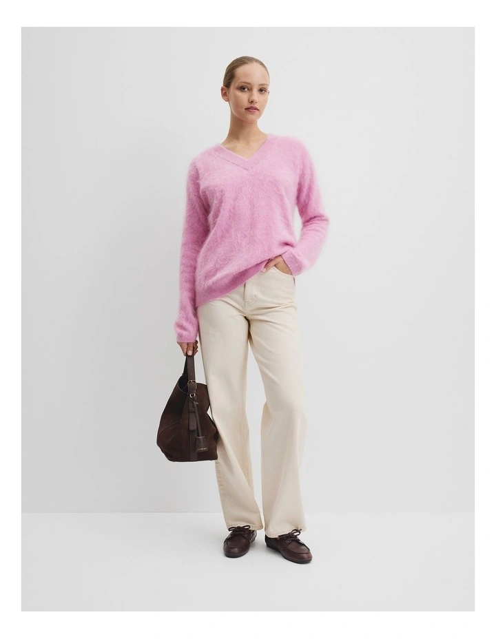 Cashmere V-neck Knit in Orchid Pink image 3