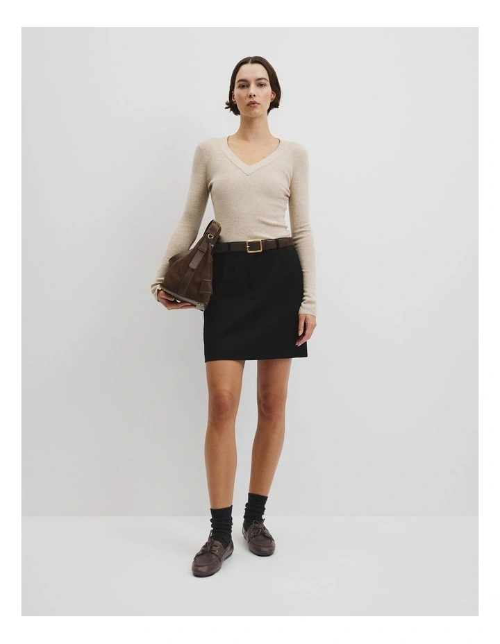 Wool Silk V-neck Neck in Desert Sand Marle image 3