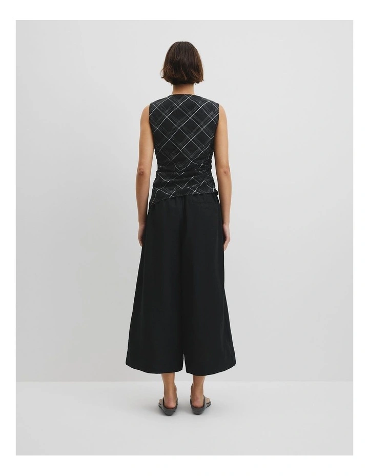 Organically Grown Linen Check Ruched Linen Tank in Black Check image 4