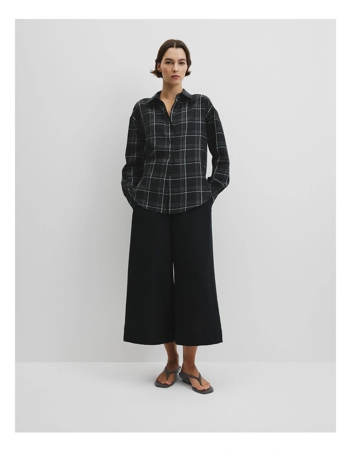 Organically Grown Linen Relaxed Fit Long Sleeve Check Shirt in Black Check image 3