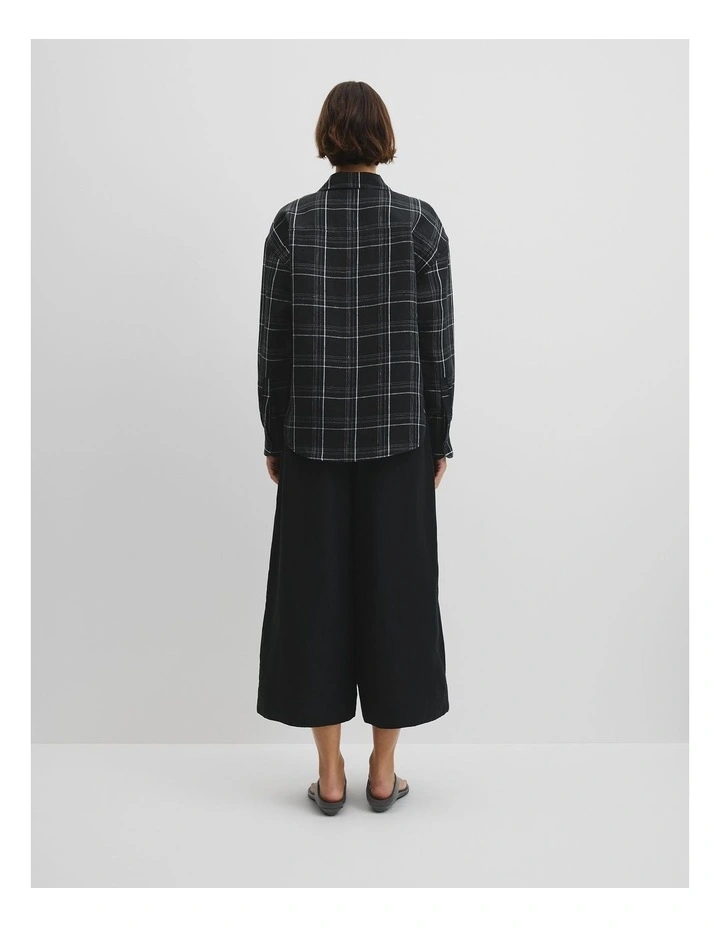 Organically Grown Linen Relaxed Fit Long Sleeve Check Shirt in Black Check image 4