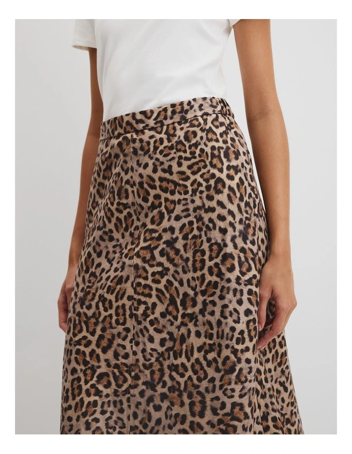 Organically Grown Linen Print Pull On Midi Skirt in Leopard image 3