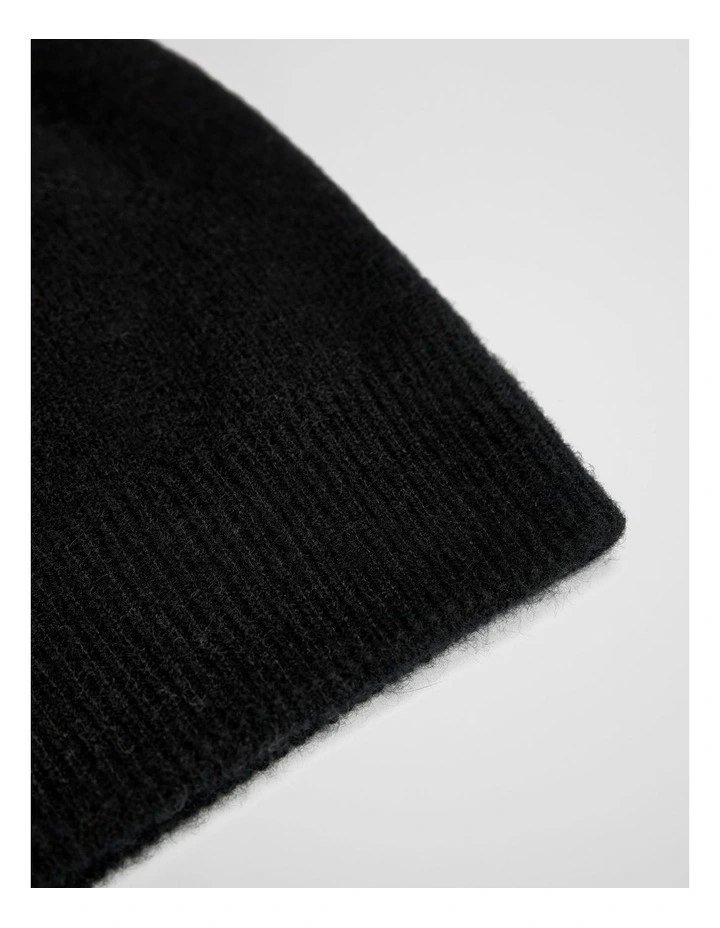 Cashmere Beanie in Black image 3