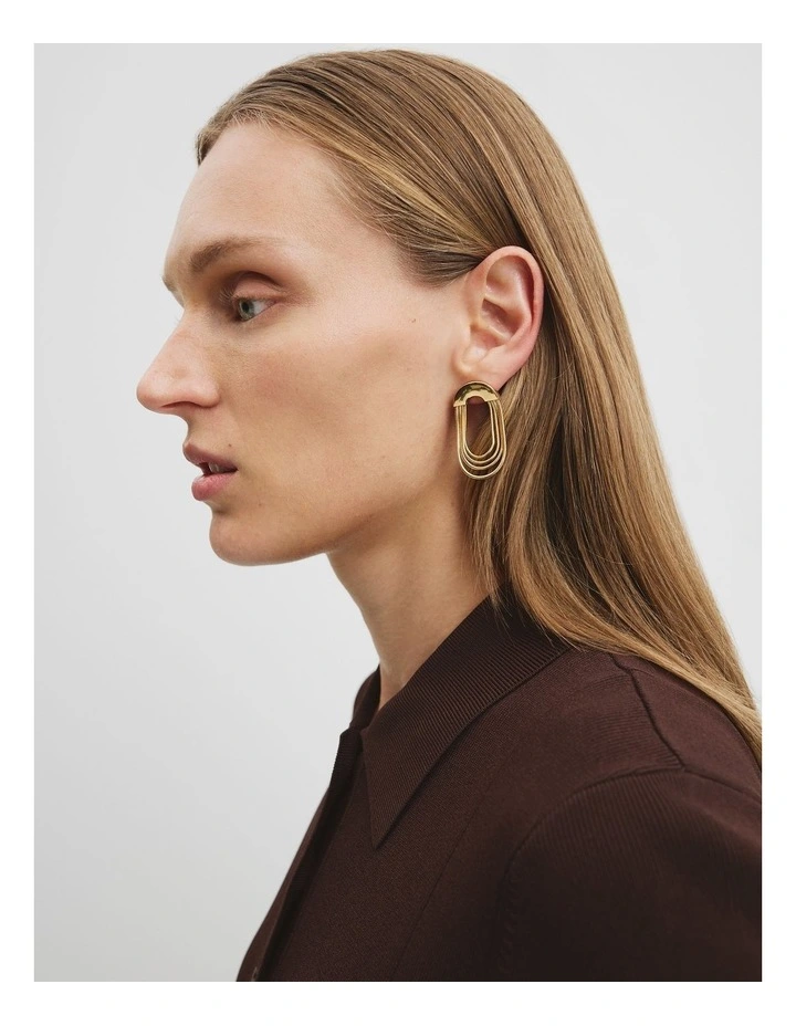 Aliya Chain Earring in Gold image 2