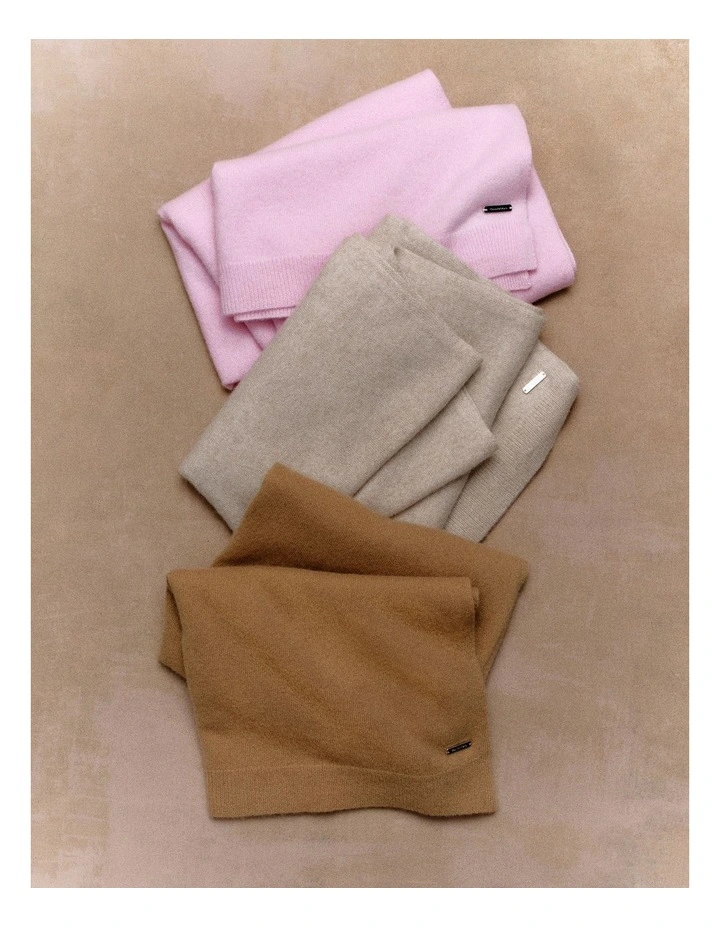 Cashmere Scarf in Ice Pink image 2