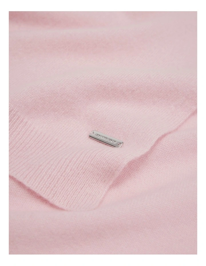 Cashmere Scarf in Ice Pink image 4