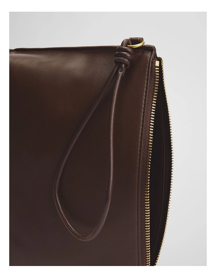 Cr Essential Pouch in Chocolate image 2