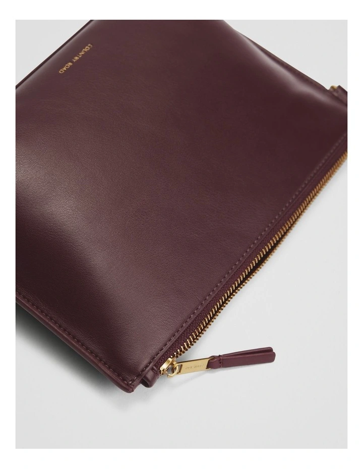 Cr Essential Pouch in Bordeaux image 2