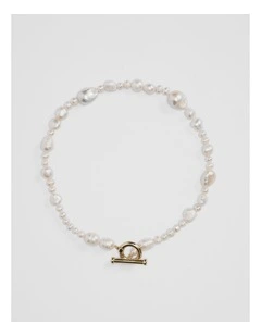 Lila Freshwater Pearl Necklace in Gold