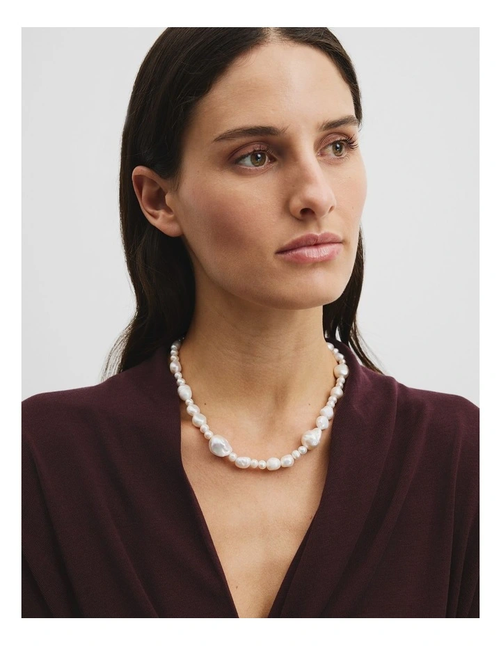 Lila Freshwater Pearl Necklace in Gold image 3